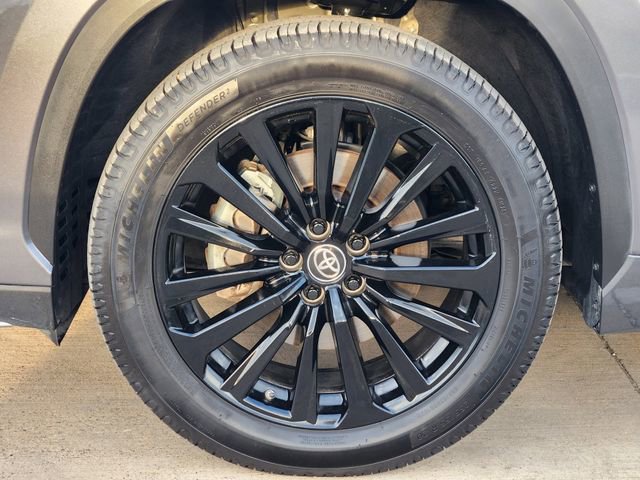 Used 2023 Toyota Highlander XSE image 9