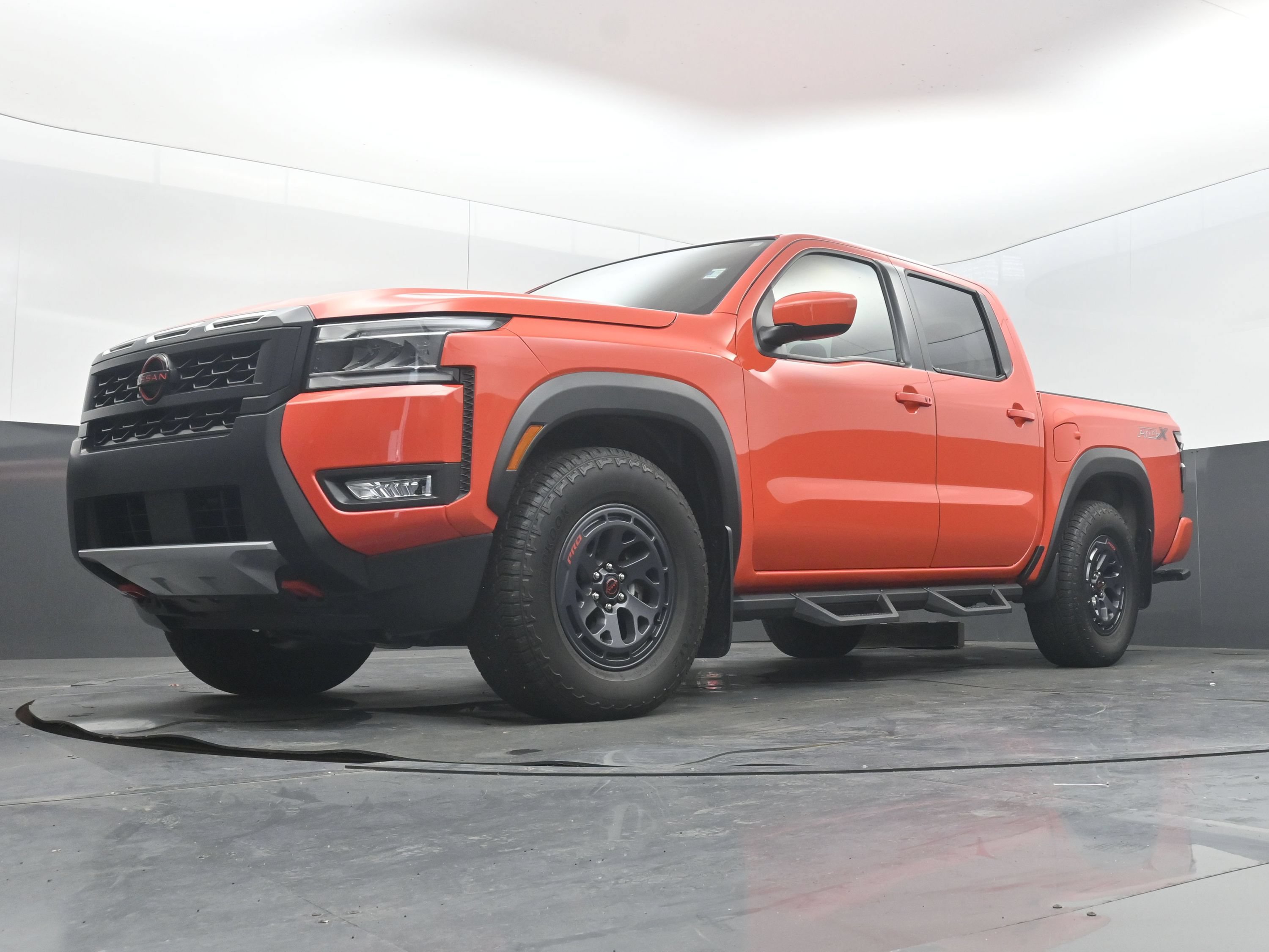 Used 2025 Nissan Frontier Pro-X RWD image 24
