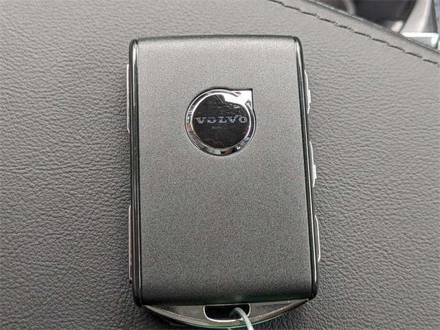 New 2025 Volvo XC60 B5 Plus w/ Protection Package Premier image 32