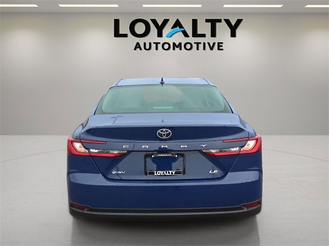 Used 2025 Toyota Camry LE w/ Convenience Package image 4
