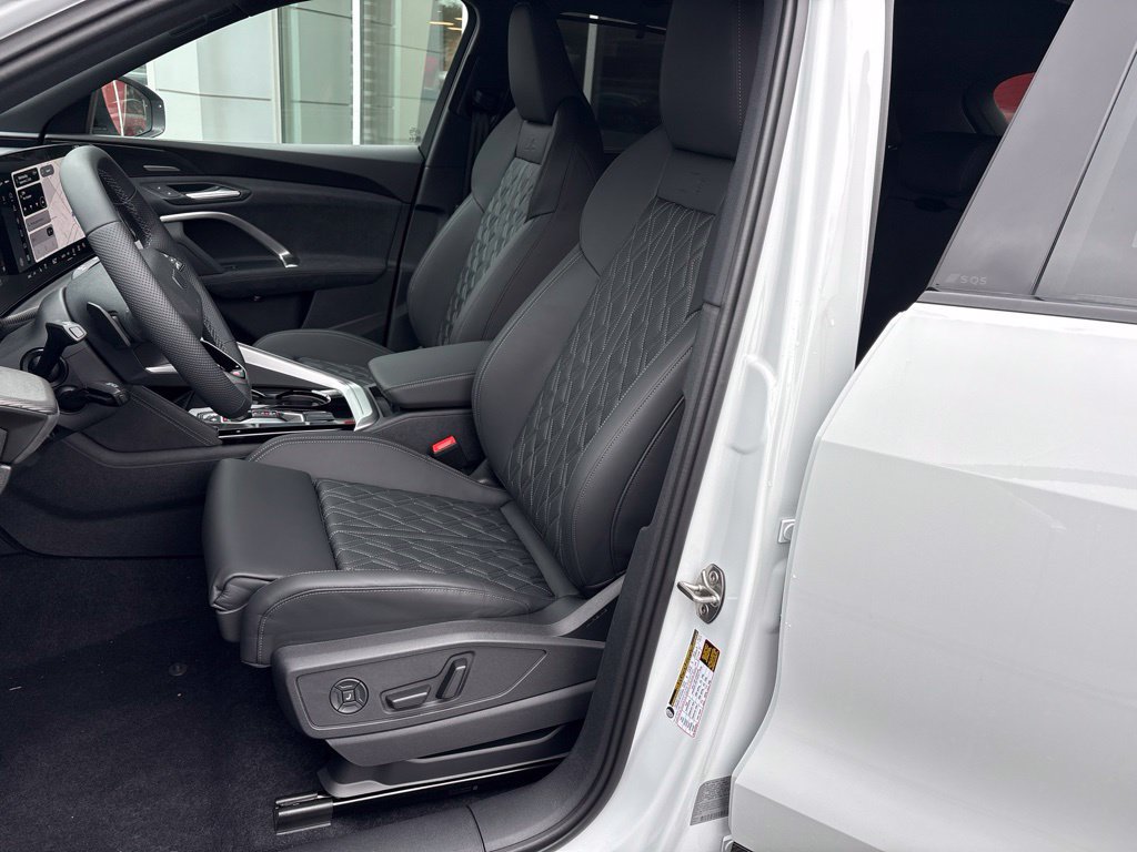 New 2026 Audi SQ5 Prestige AWD/4WD image 9