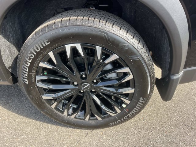 New 2026 Nissan Rogue Dark Armor AWD/4WD image 11