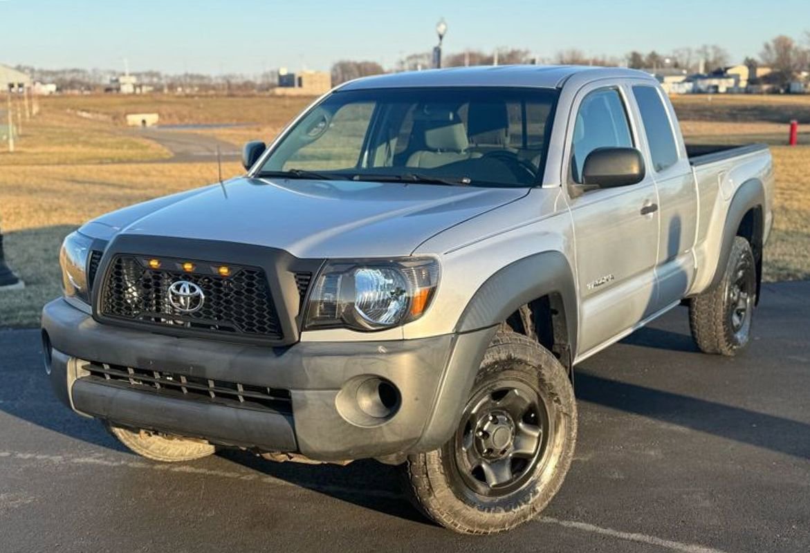 Used 2011 Toyota Tacoma 4x4 Access Cab V6 w/ Convenience Pkg