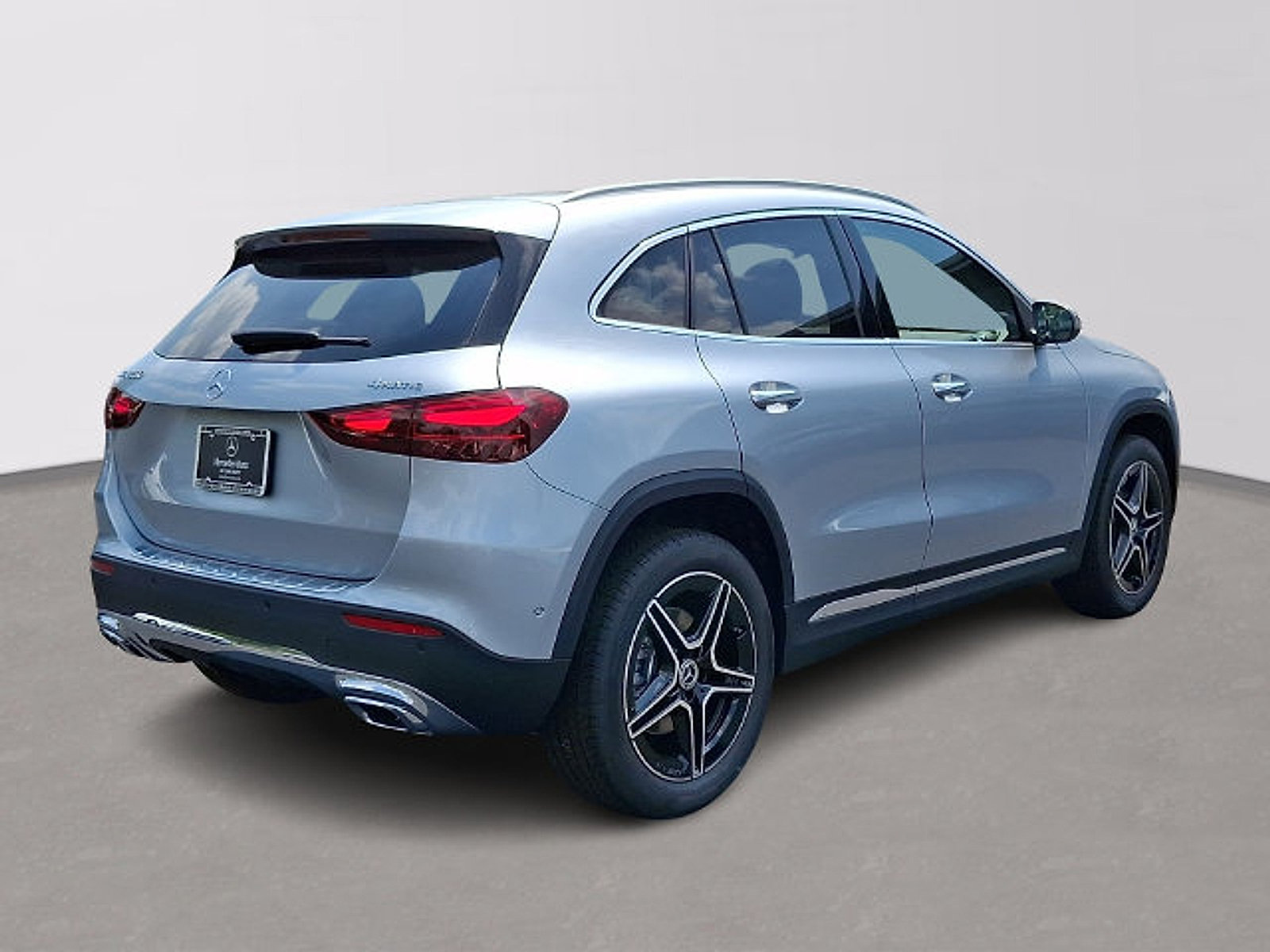 Used 2026 Mercedes-Benz GLA 250 4MATIC image 4