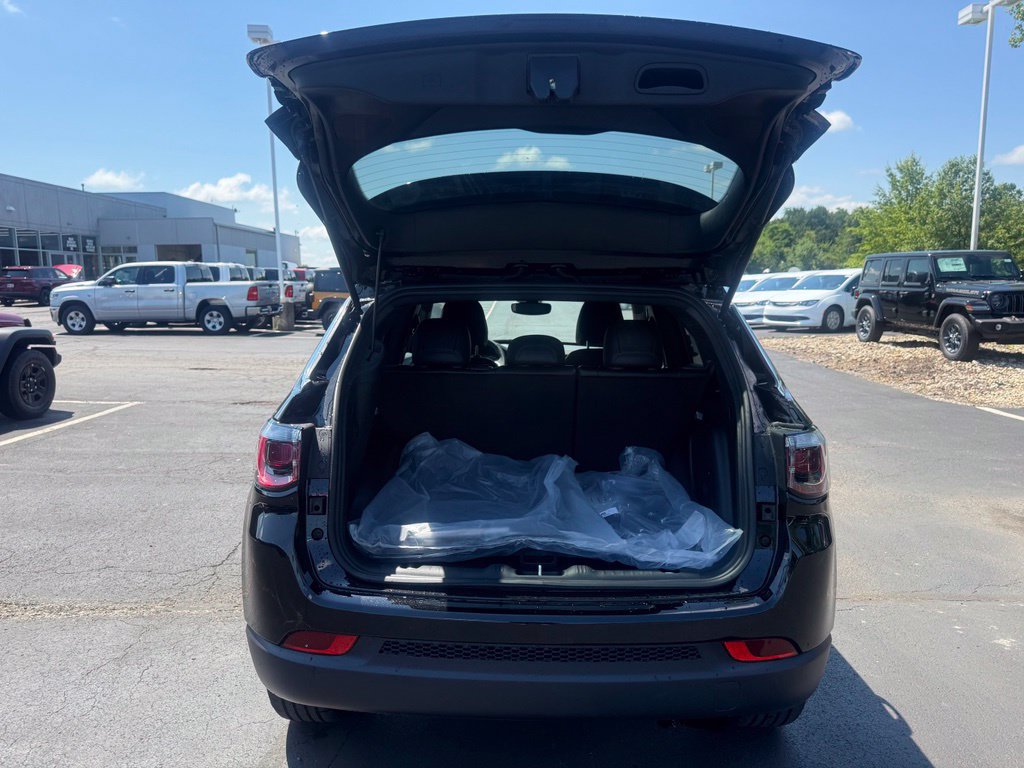New 2026 Jeep Compass Latitude AWD/4WD image 41