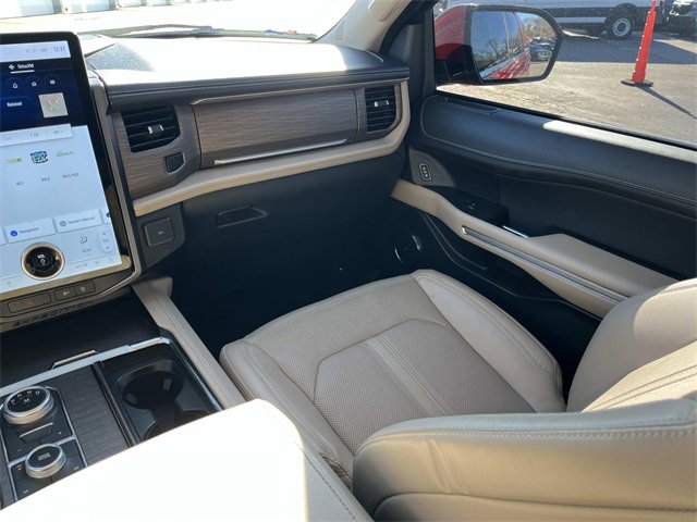 Used 2022 Ford Expedition Max Limited image 16