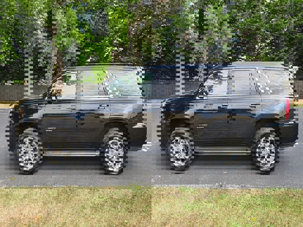 Used 2019 GMC Yukon SLT image 3