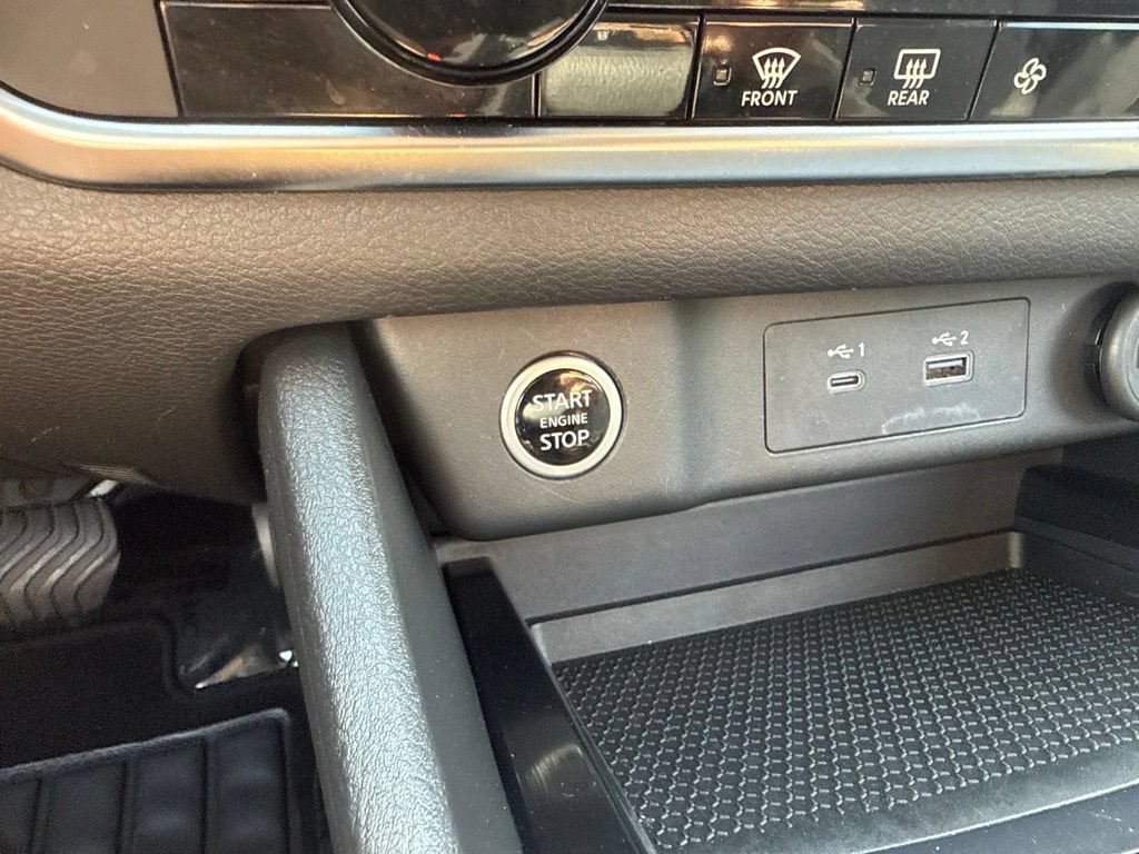 Used 2023 Nissan Rogue SV FWD image 21