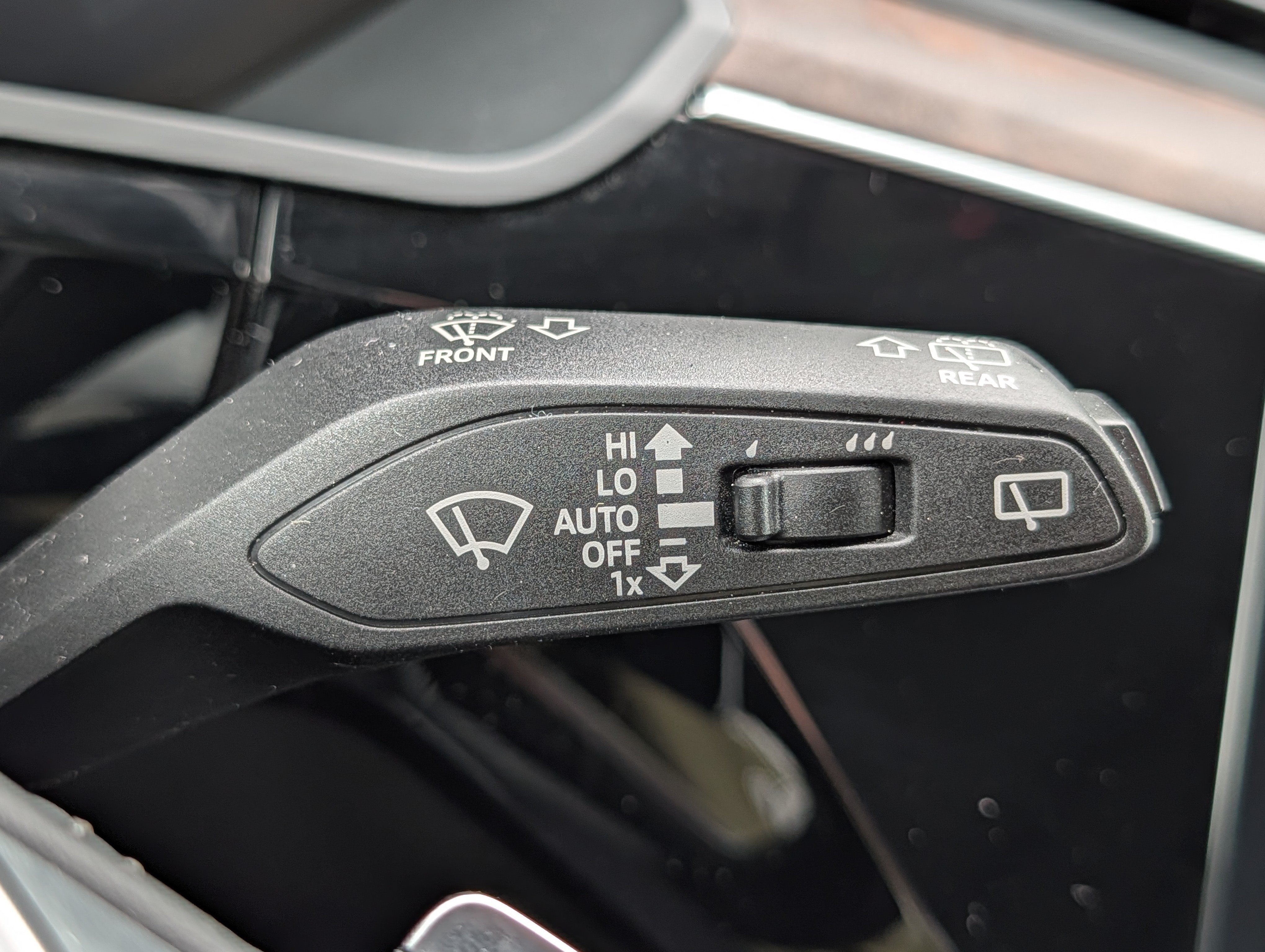 Used 2019 Audi e-tron Prestige w/ Prestige Package AWD/4WD image 28