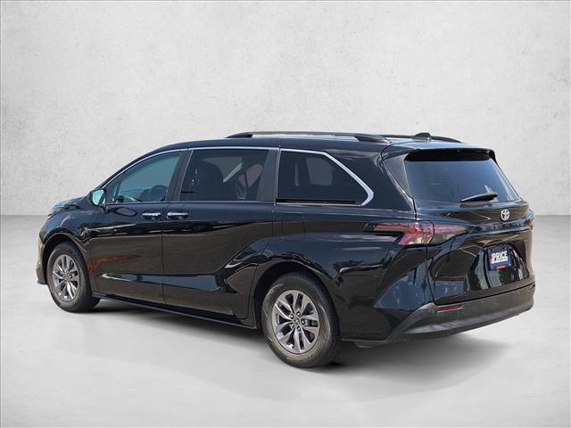 Used 2023 Toyota Sienna XLE FWD image 7