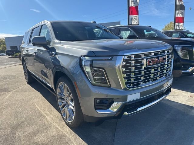 New 2026 GMC Yukon XL Denali w/ Denali Reserve Package image 3