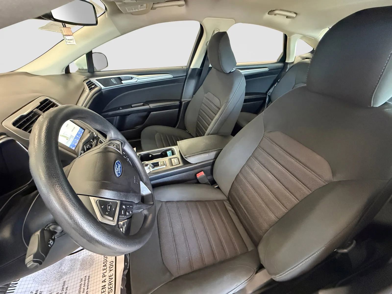 Used 2020 Ford Fusion SE FWD image 13