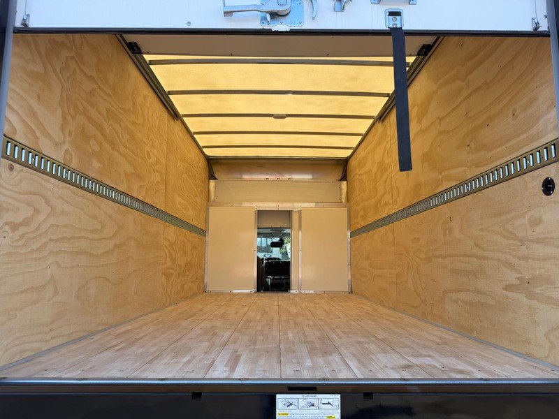 New 2027 Ford E-350 and Econoline 350 Super Duty w/ Interior Upgrade Package image 6