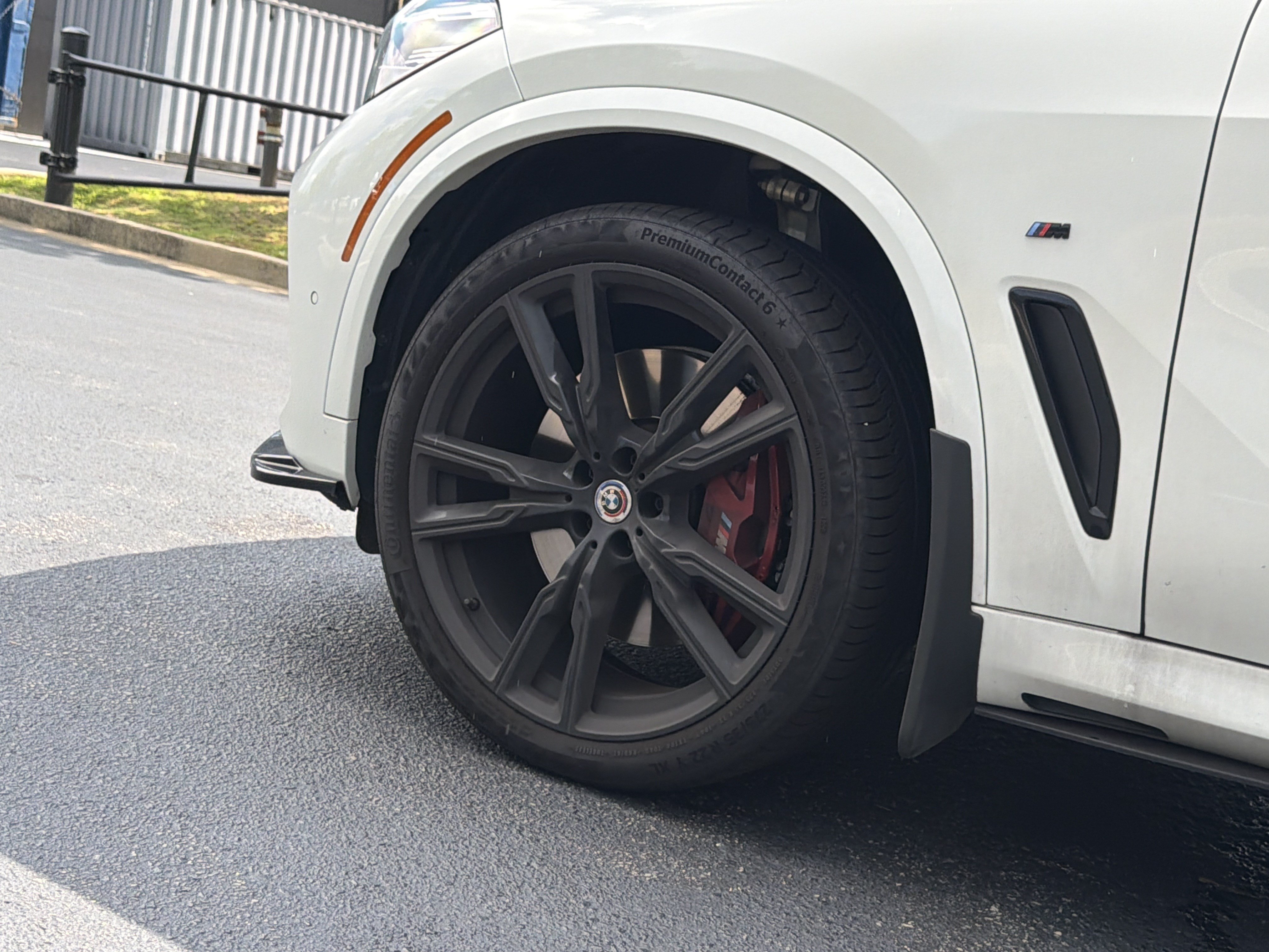 Used 2022 BMW X5 M50i AWD/4WD image 17