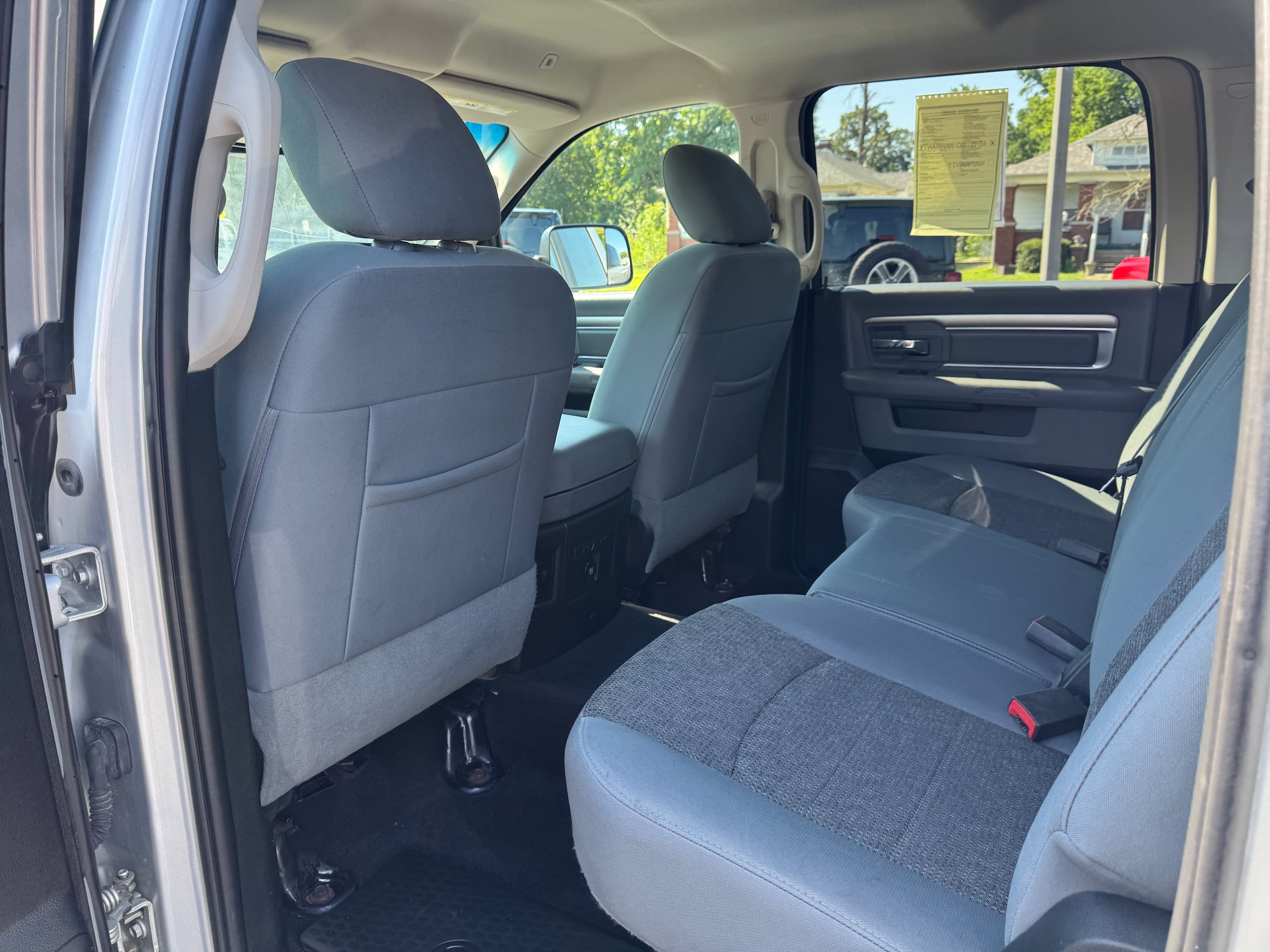 Used 2017 RAM 1500 Classic SLT AWD/4WD image 13