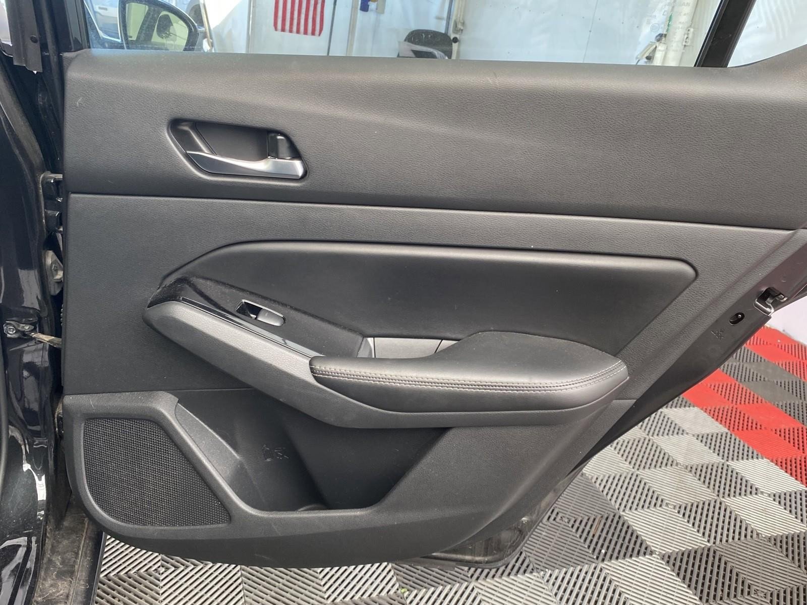 Used 2021 Nissan Altima 2.5 SV FWD image 10