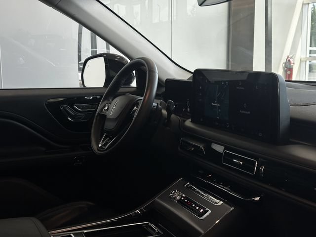 Certified 2025 Lincoln Aviator AWD w/ Jet Appearance Package image 31