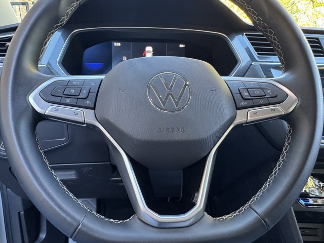 Used 2022 Volkswagen Tiguan SE FWD image 29