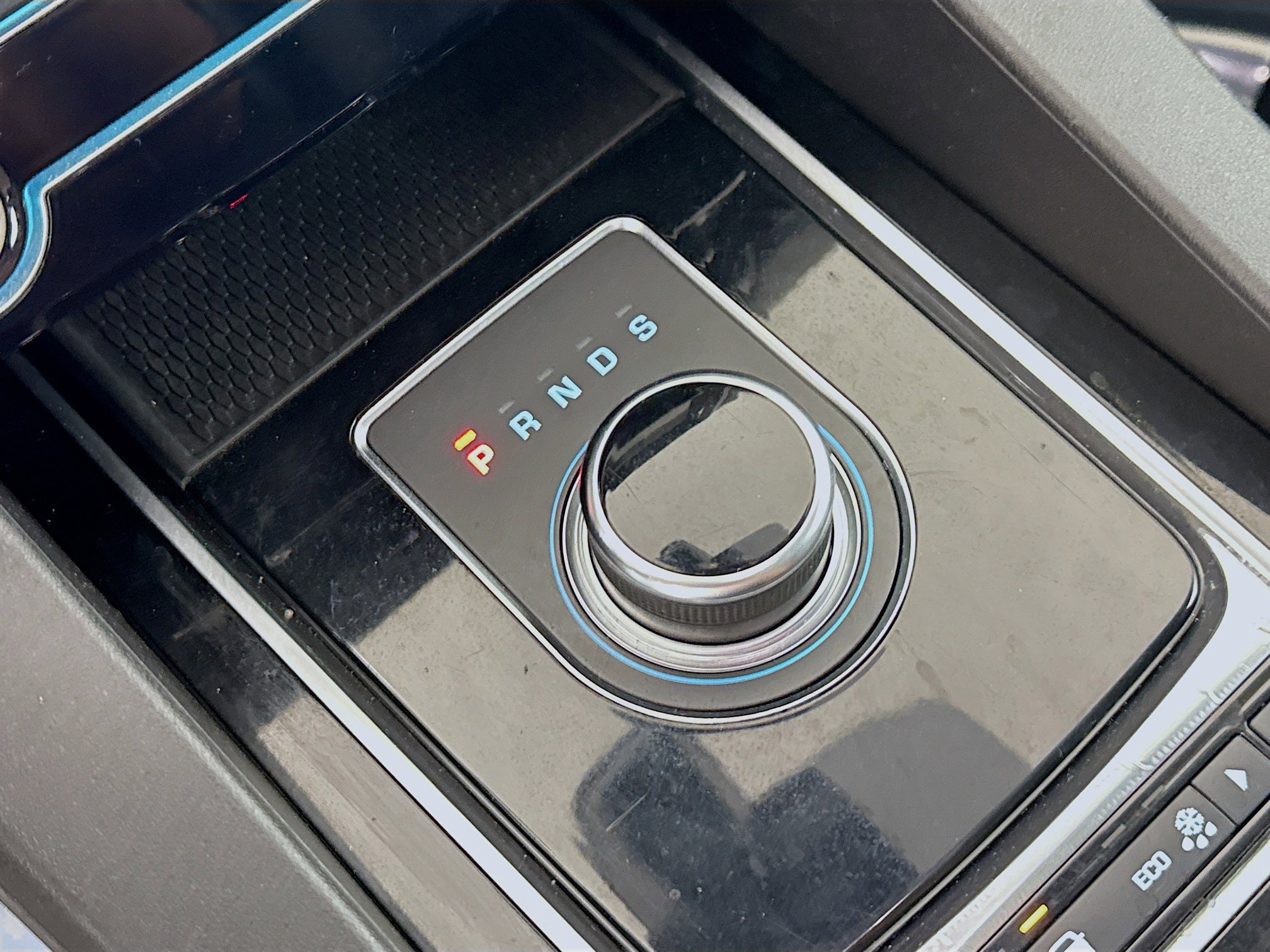 Used 2020 Jaguar F-PACE Premium image 20