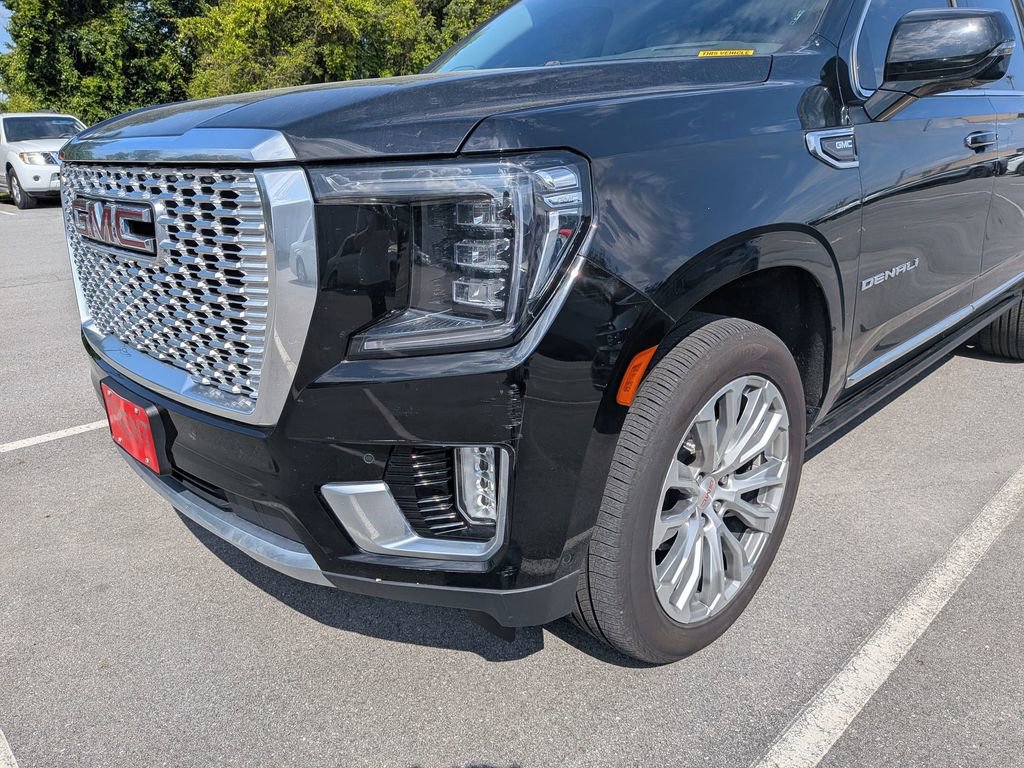Used 2023 GMC Yukon XL Denali w/ Denali Reserve Package AWD/4WD image 2