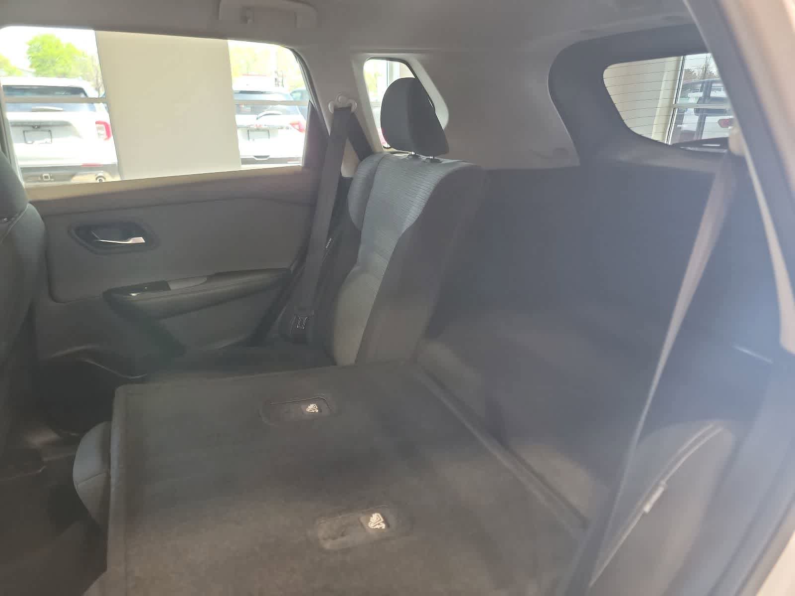 Used 2022 Nissan Rogue SV AWD/4WD image 16