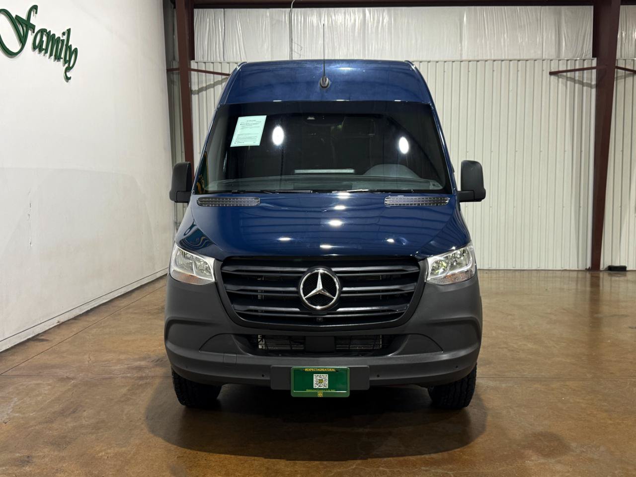 Used 2024 Mercedes-Benz Sprinter 2500 image 2