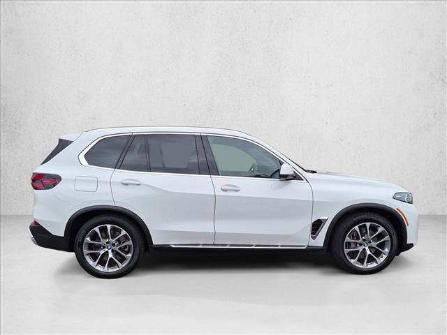 Used 2025 BMW X5 xDrive50e AWD/4WD image 4