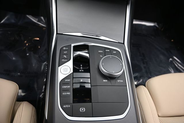Used 2025 BMW 230i Coupe w/ Premium Package RWD image 16