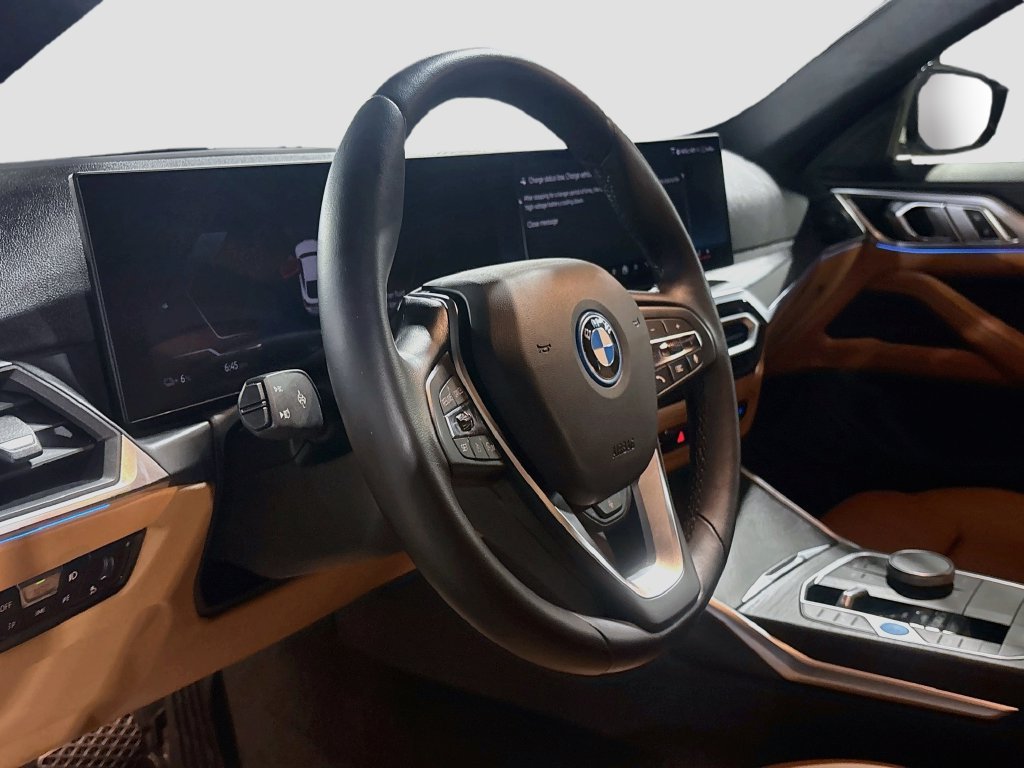 Used 2024 BMW i4 eDrive35 w/ Premium Package RWD image 17