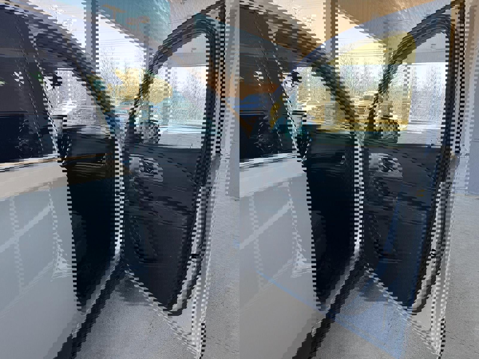 Used 2020 Chevrolet Traverse LT w/ LPO, Cargo Package image 29