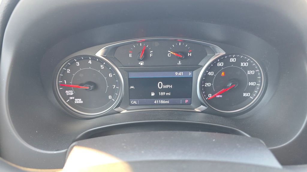 Used 2024 GMC Terrain SLT image 17