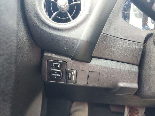 Used 2017 Toyota Corolla SE image 10