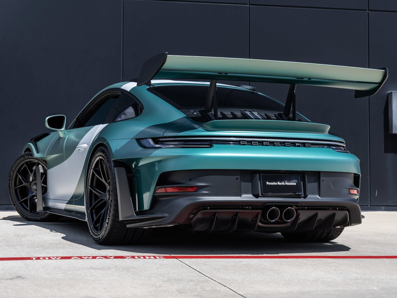 Certified 2024 Porsche 911 GT3 RS RWD image 3