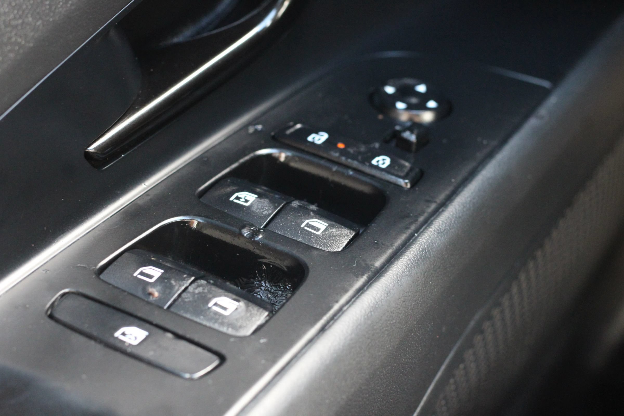 Used 2025 Hyundai Elantra Sport FWD image 21