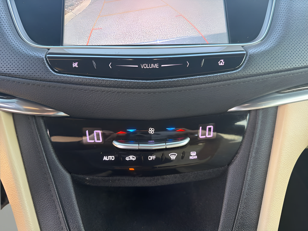 Used 2019 Cadillac XT5 FWD image 37