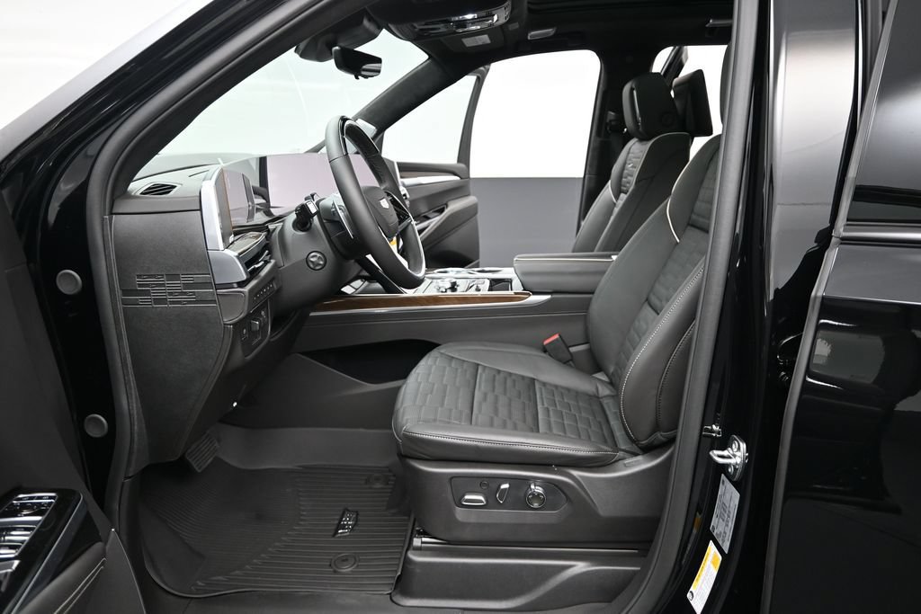 New 2026 Cadillac Escalade Platinum Sport w/ LPO, ONYX Package AWD/4WD image 10