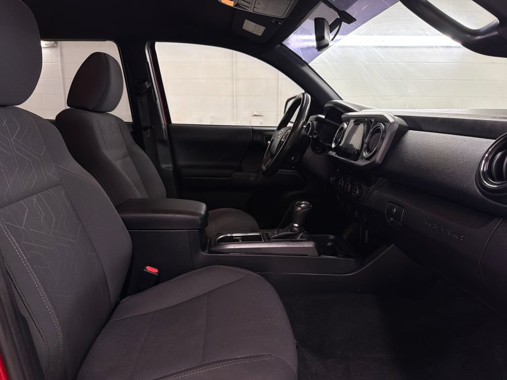 Used 2016 Toyota Tacoma TRD Off-Road w/ Towing Package RWD image 26