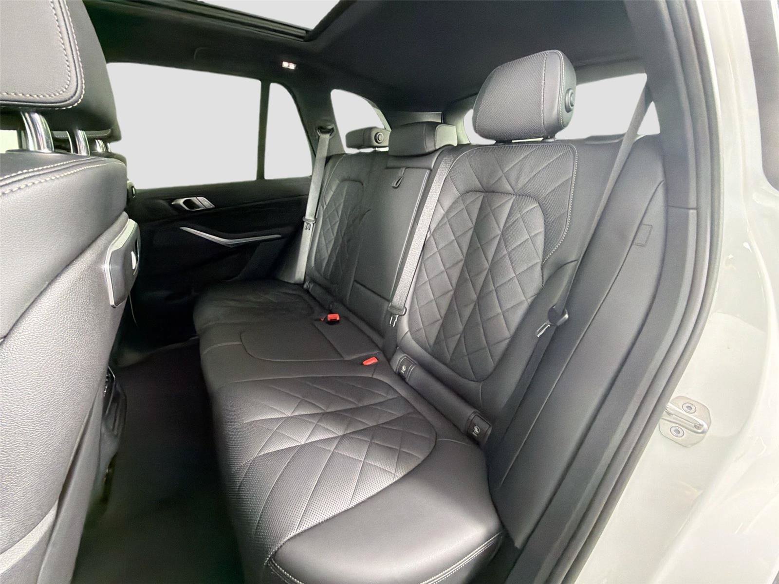 Used 2024 BMW X5 xDrive40i w/ Climate Comfort Package AWD/4WD image 22