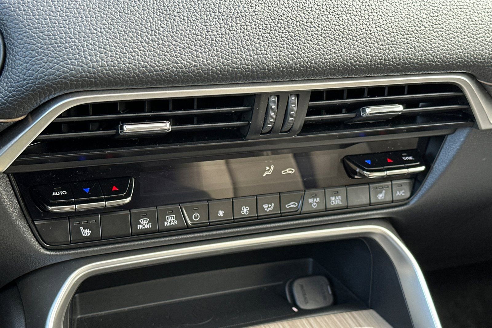 Certified 2024 MAZDA CX-90 Plug-In Hybrid w/ Preferred image 21