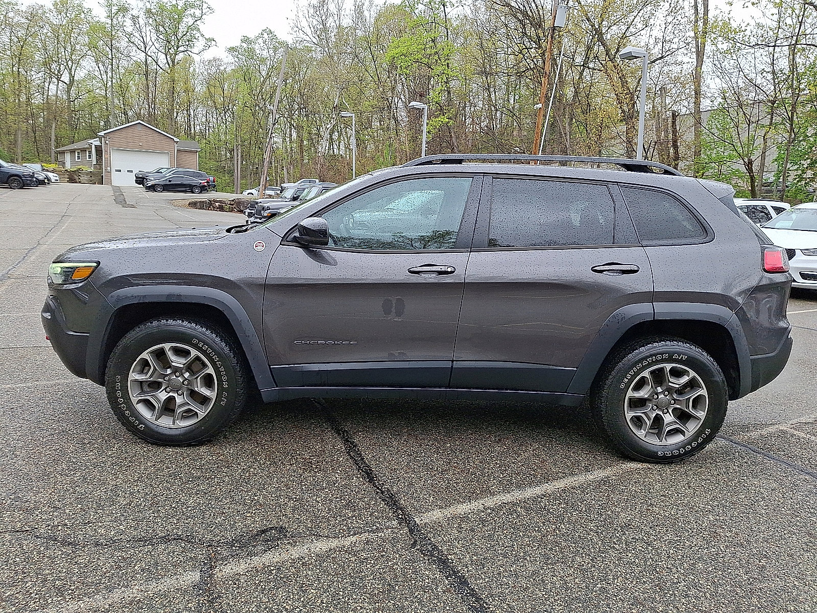 Used 2022 Jeep Cherokee Trailhawk AWD/4WD image 4