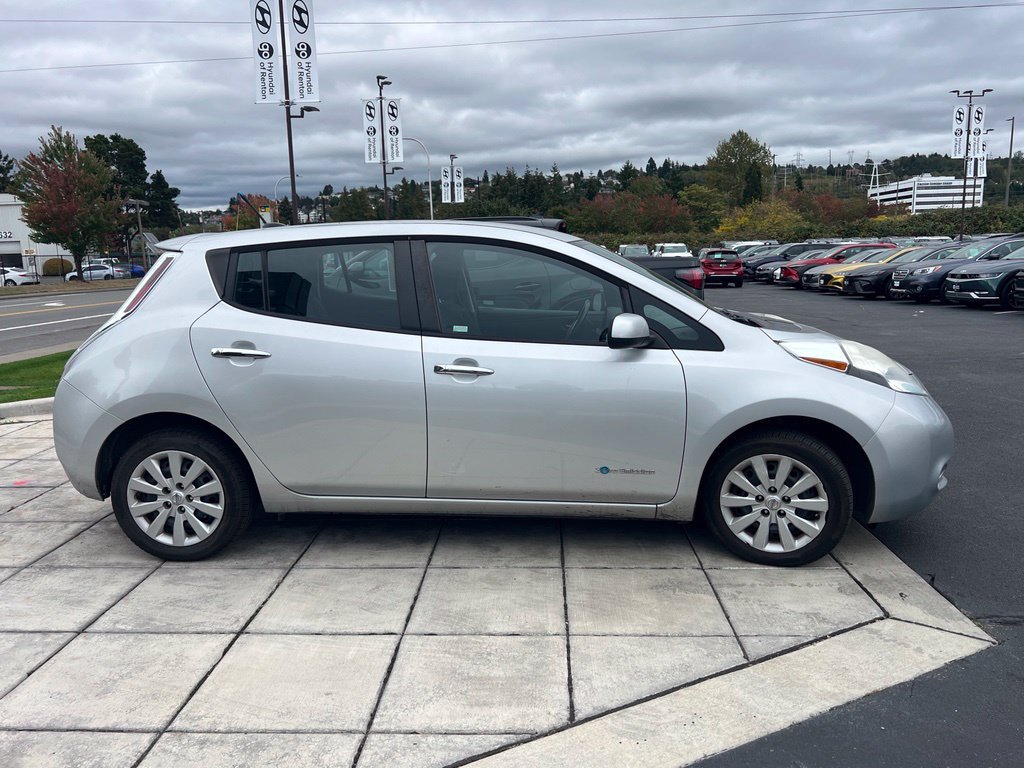 Used 2013 Nissan Leaf S FWD image 8