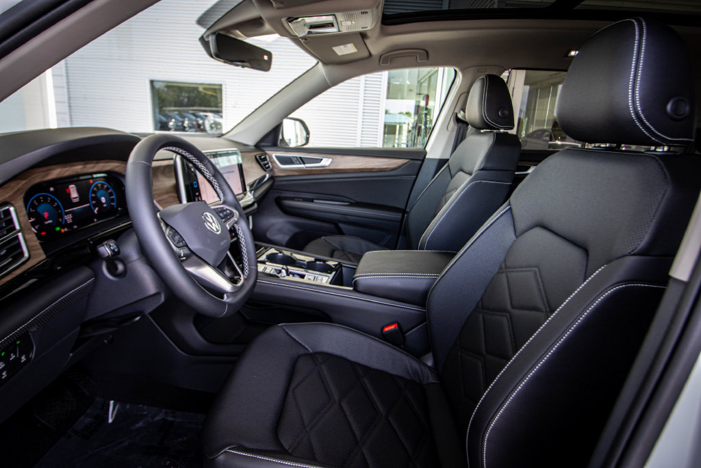 New 2026 Volkswagen Atlas SE FWD image 23
