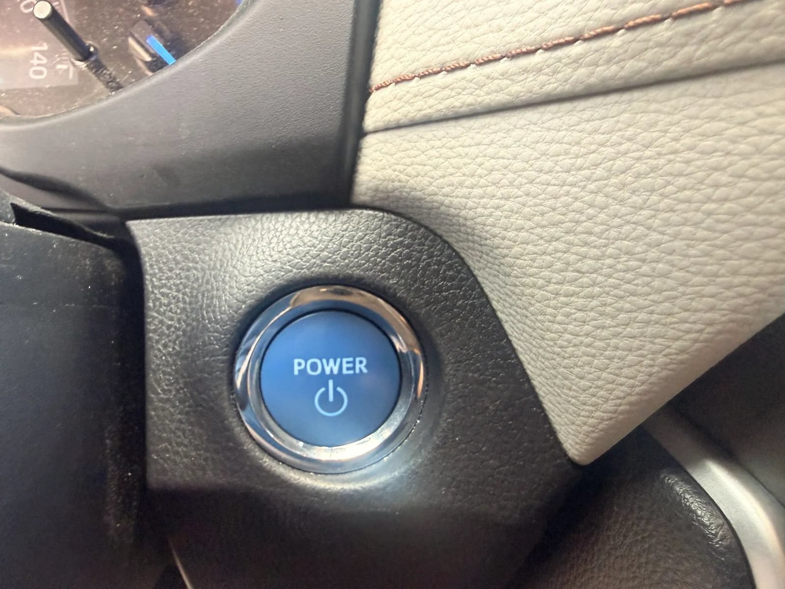 Used 2019 Toyota RAV4 Limited AWD/4WD image 19