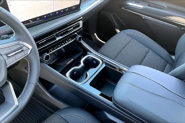 New 2027 Chevrolet Traverse LT w/ Driver Confidence Package FWD image 8