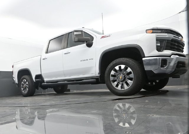 Used 2024 Chevrolet Silverado 2500 LT w/ All Star Edition AWD/4WD image 9