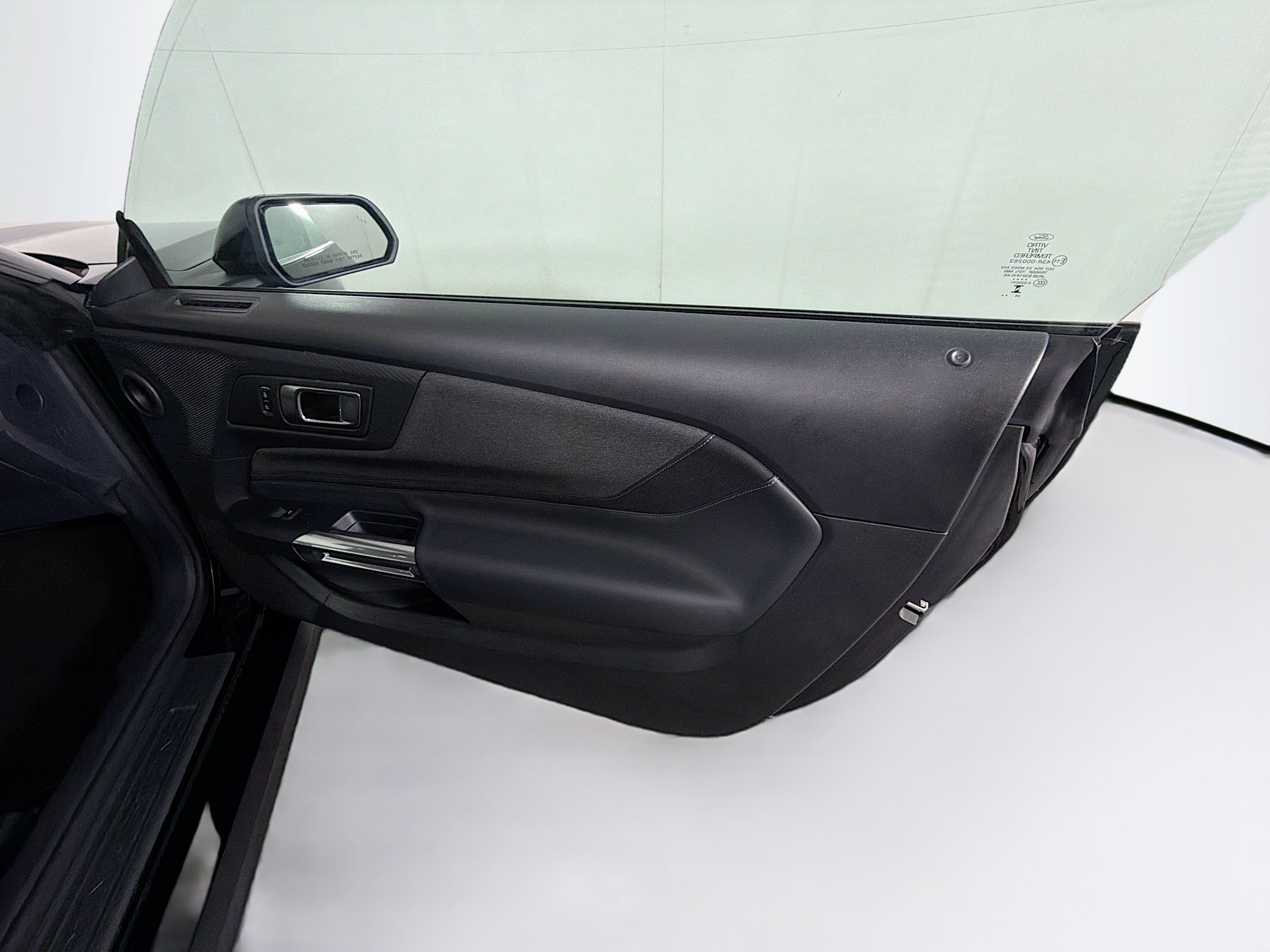 Used 2025 Ford Mustang Coupe RWD image 28