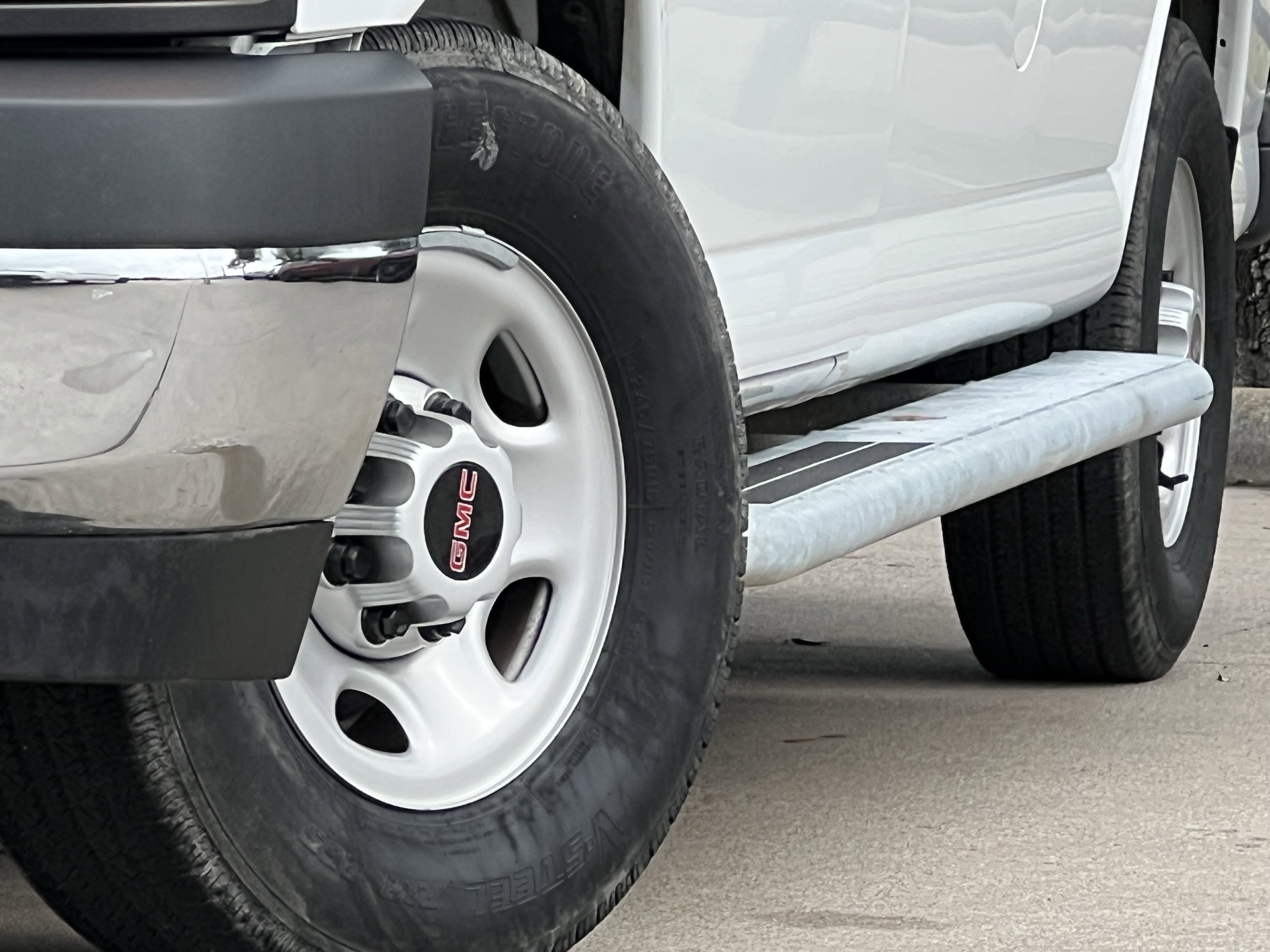 Used 2024 GMC Savana 2500 w/ Driver Convenience Package image 8