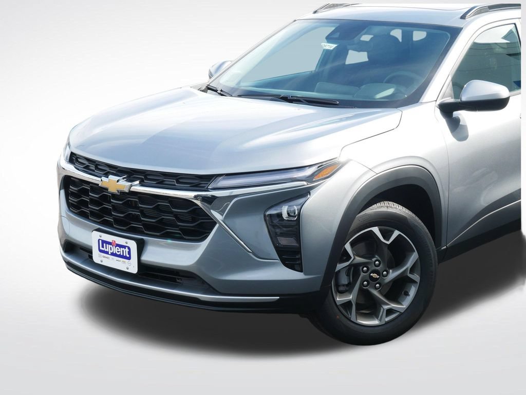 New 2026 Chevrolet Trax LT w/ Sunroof Package FWD image 28