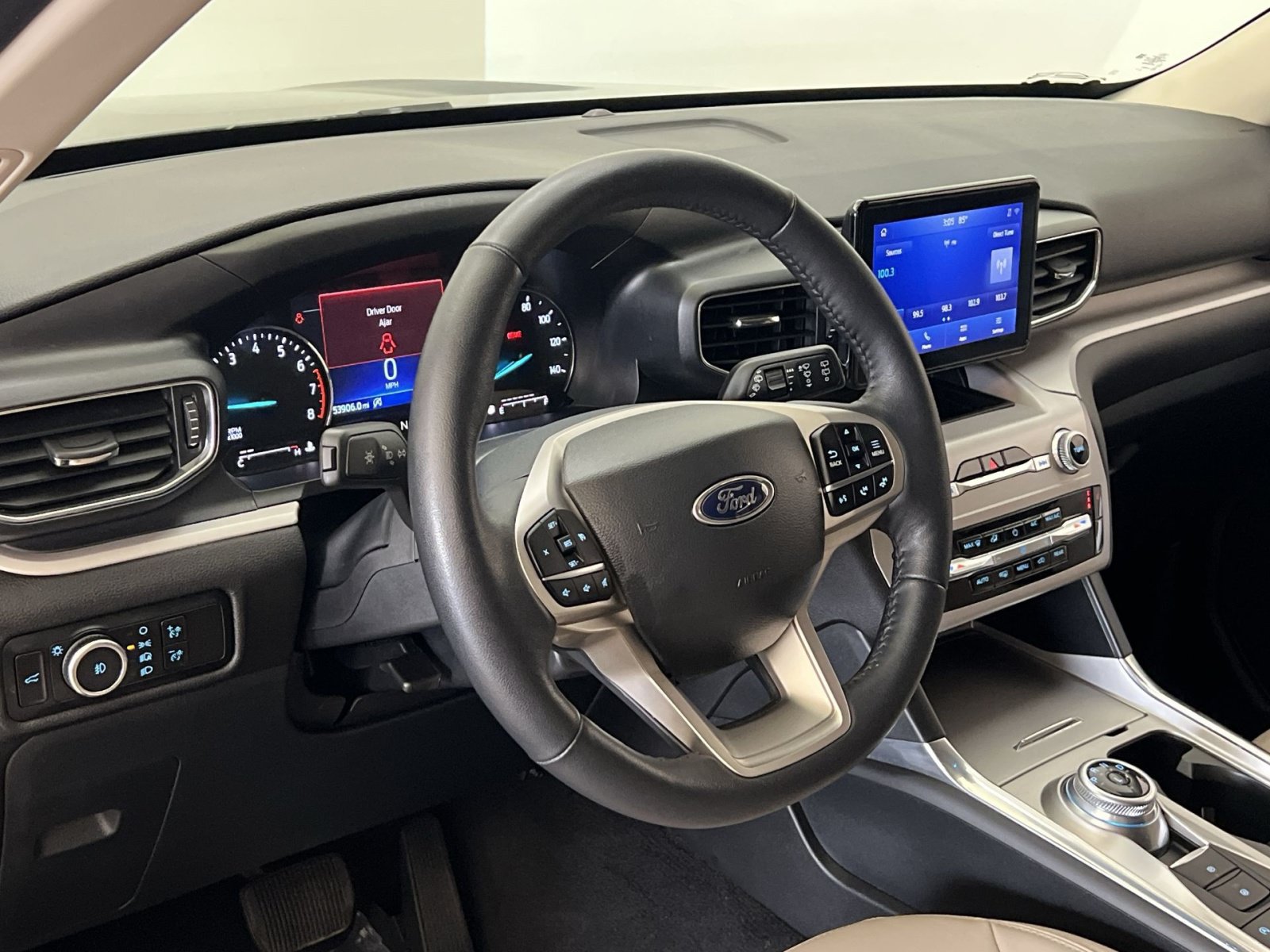 Used 2023 Ford Explorer XLT w/ Equipment Group 202A AWD/4WD image 15