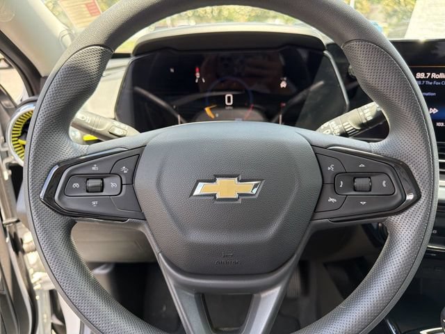 Used 2025 Chevrolet Trax LT FWD image 13